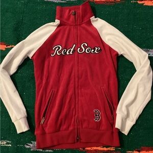 Touch by Alyssa Milano Boston Red Sox -S
Pit to pit 18โ
Length 24โ